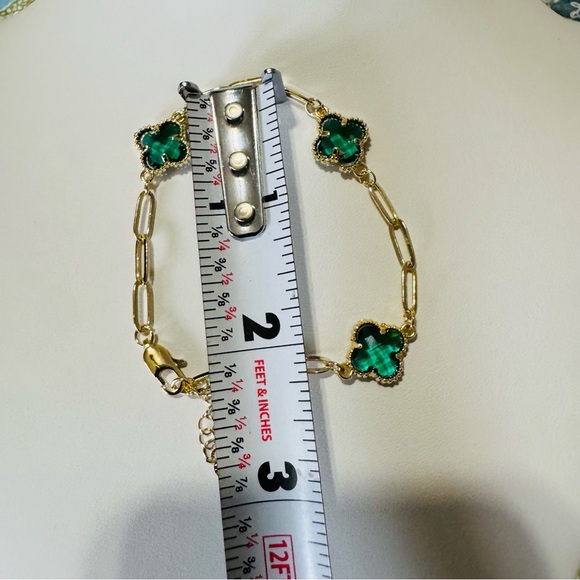 Women Brazilian Laminated God Gold and Green Modern Clover Bracelet with Defect - Picture 7 of 8